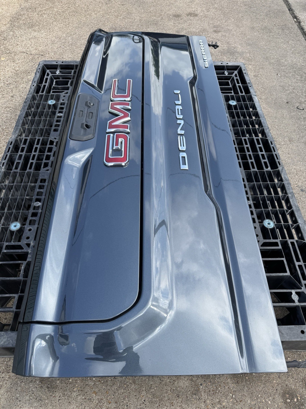 2020-2024 GMC Sierra 2500 3500 Factory Multi Pro Tailgate Dark Sky Metallic OEM - Image 5