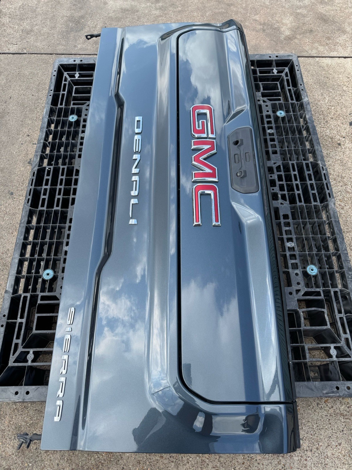 2020-2024 GMC Sierra 2500 3500 Factory Multi Pro Tailgate Dark Sky Metallic OEM - Image 9