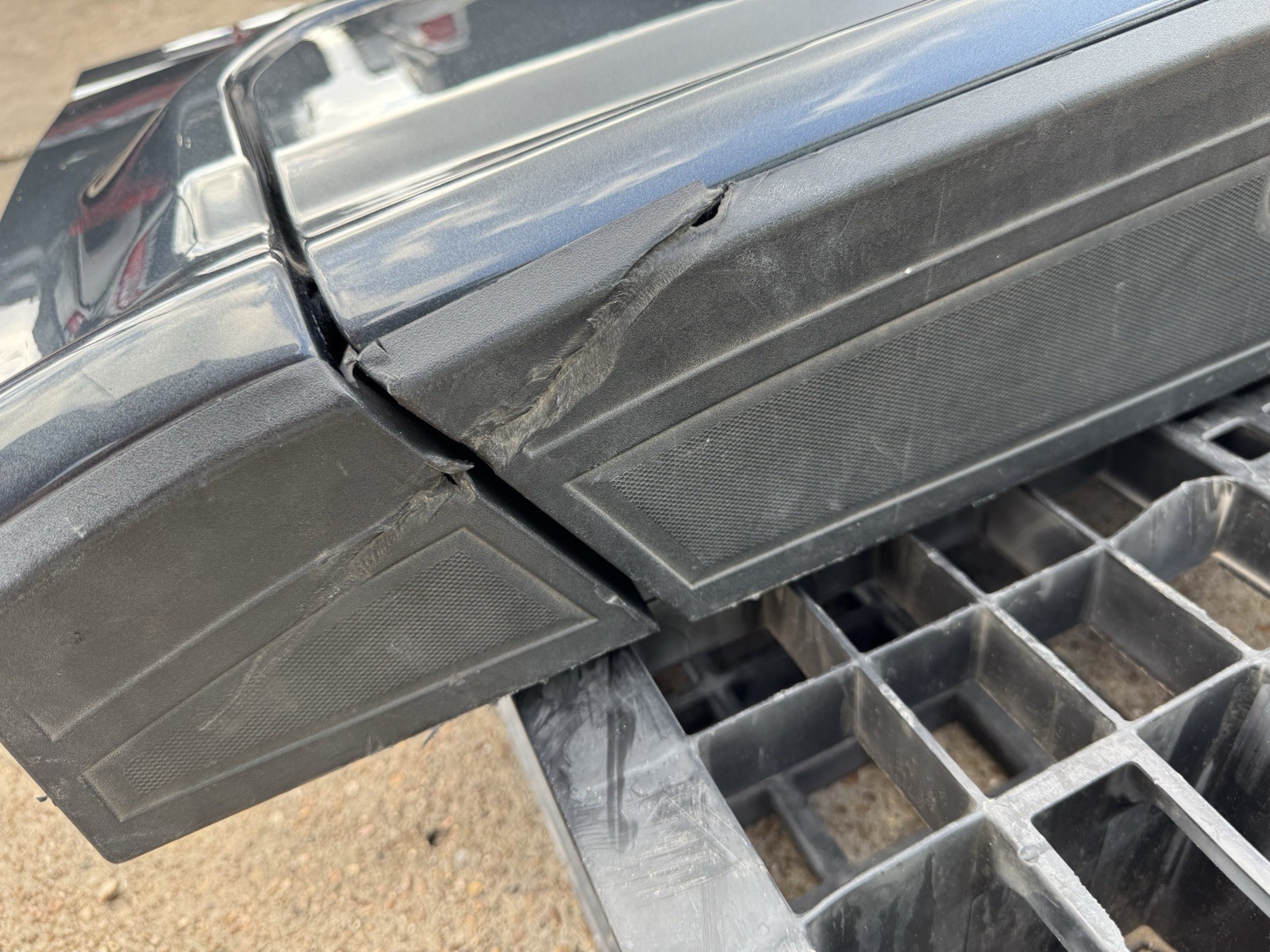 2020-2024 GMC Sierra 2500 3500 Factory Multi Pro Tailgate Dark Sky Metallic OEM - Image 13