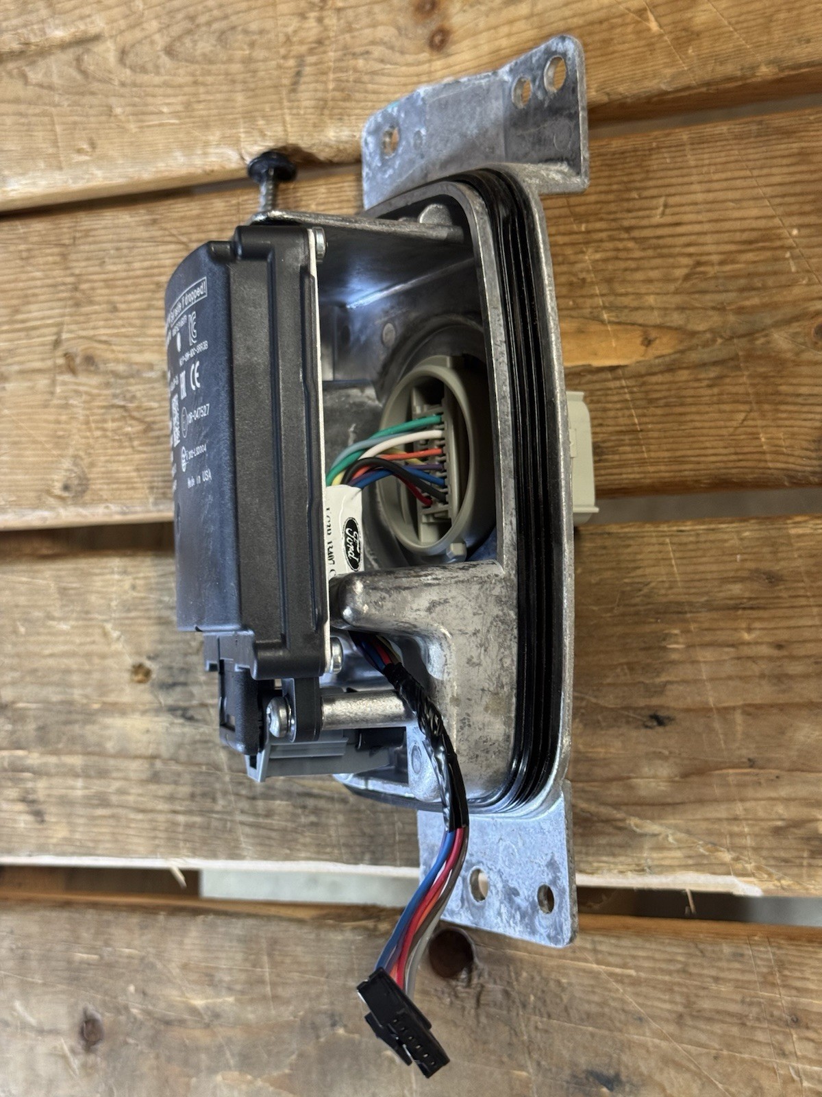 2020-2022 Ford F250 F350 OEM Tail Light BLIND SPOT MODULE BRACKET LH Driver Side - Image 4