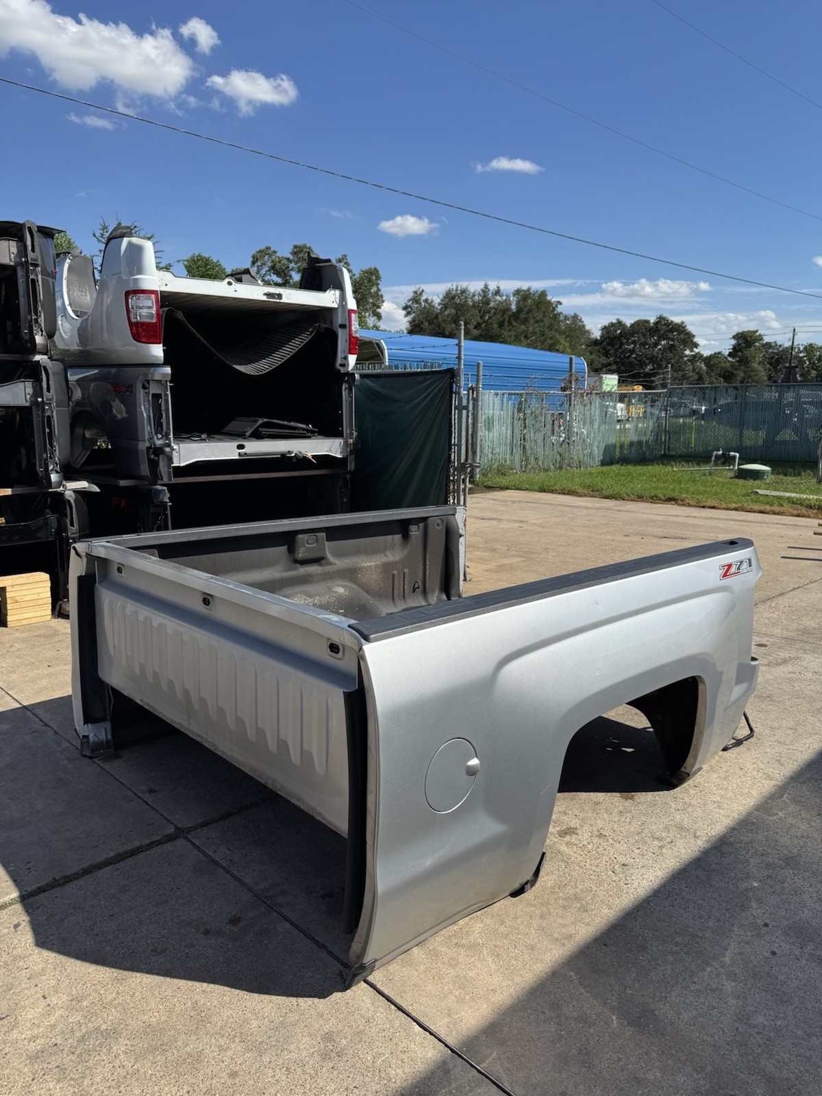 2015-2019 Chevy 2500 3500 Take Off Short Bed 6FT 9IN Silver SRW OEM - Image 8