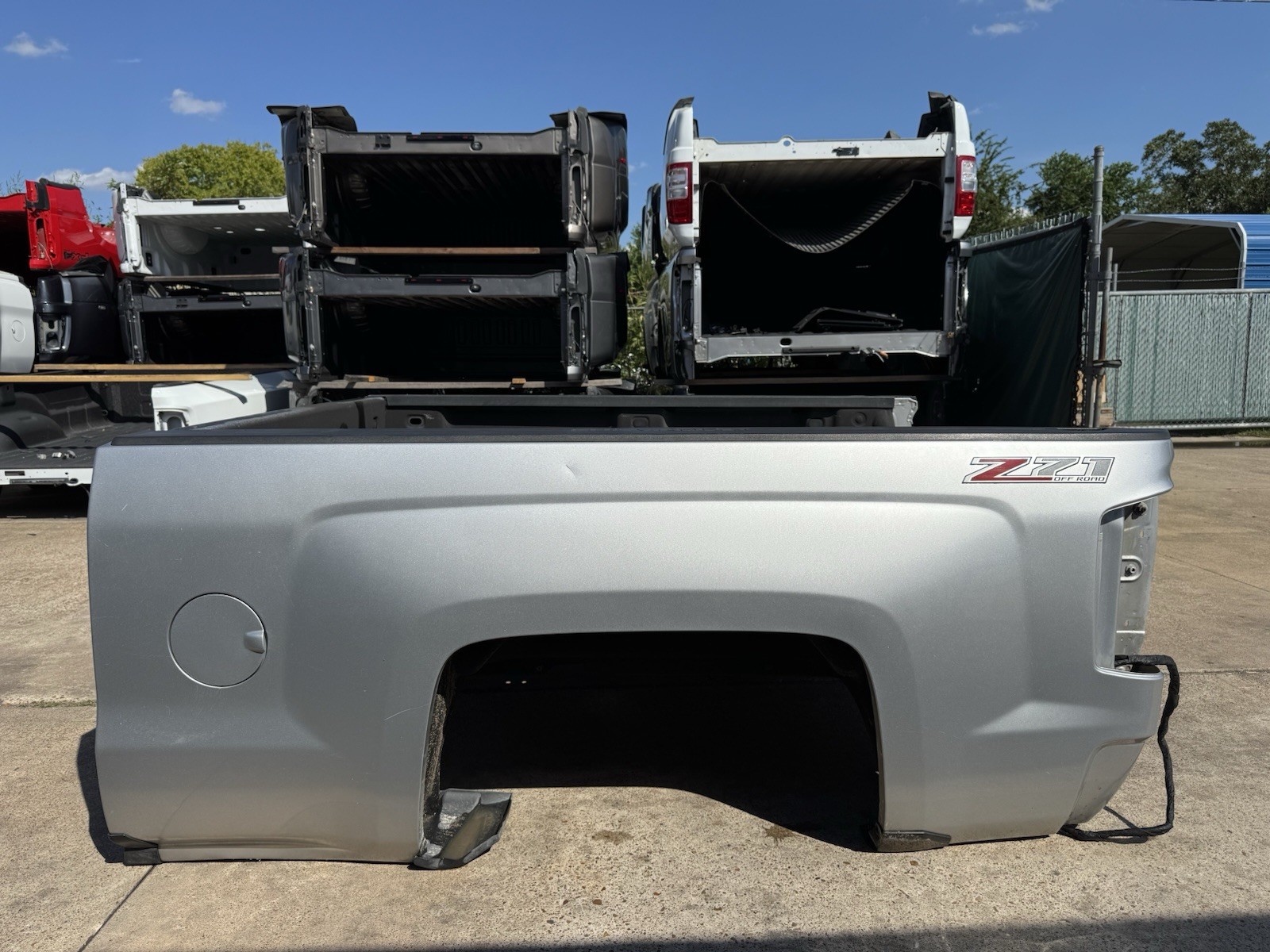 2015-2019 Chevy 2500 3500 Take Off Short Bed 6FT 9IN Silver SRW OEM - Image 9