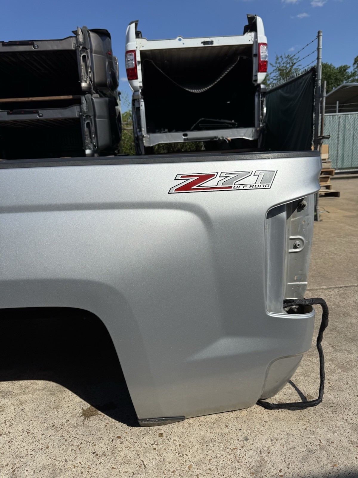 2015-2019 Chevy 2500 3500 Take Off Short Bed 6FT 9IN Silver SRW OEM - Image 12