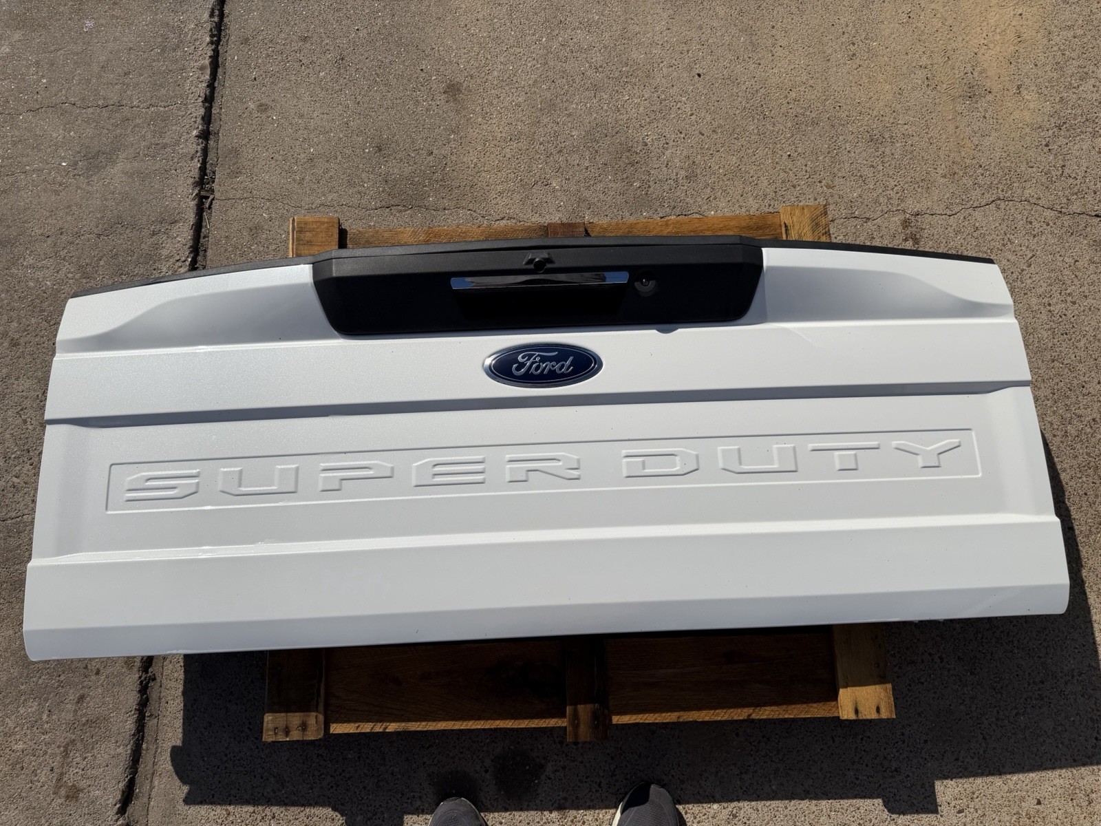 2020-2022 Ford F250 F350 Factory Tailgate Star White w/ Step & Camera Hole OEM