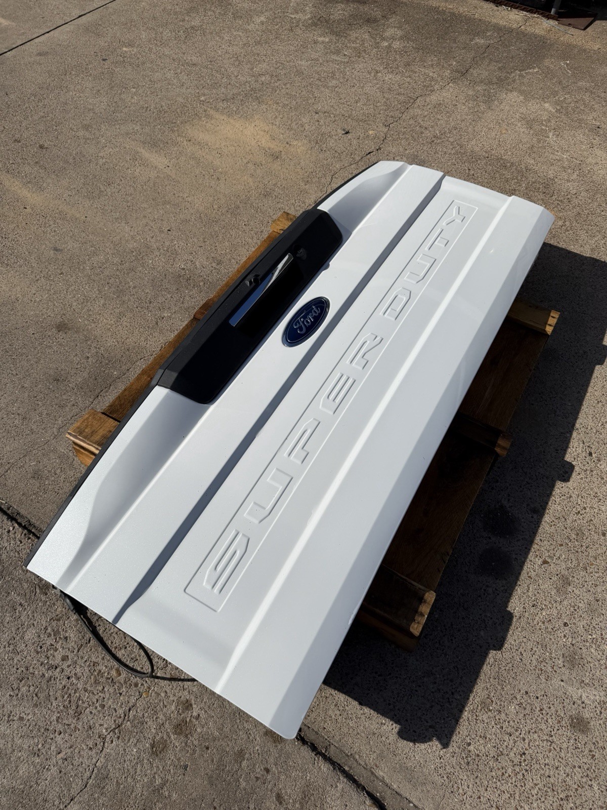 2020-2022 Ford F250 F350 Factory Tailgate Star White w/ Step & Camera Hole OEM - Image 2