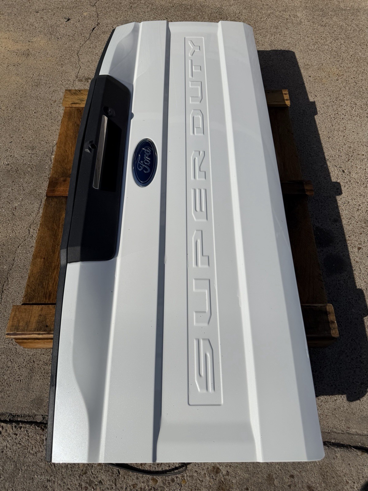 2020-2022 Ford F250 F350 Factory Tailgate Star White w/ Step & Camera Hole OEM - Image 3