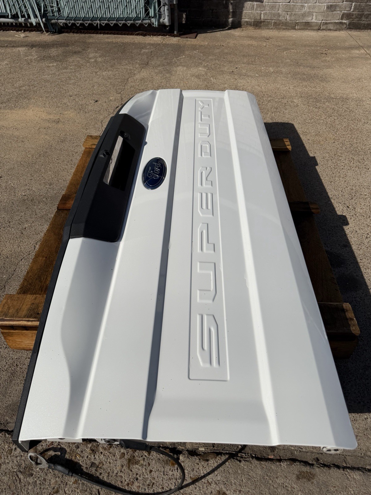 2020-2022 Ford F250 F350 Factory Tailgate Star White w/ Step & Camera Hole OEM - Image 4