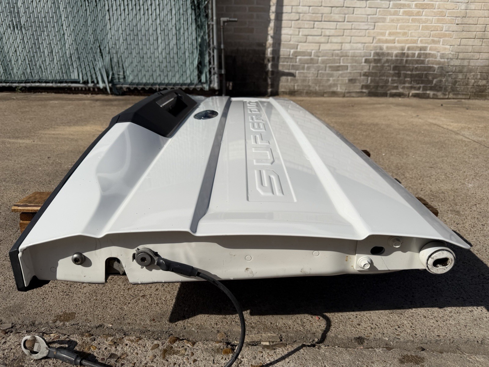 2020-2022 Ford F250 F350 Factory Tailgate Star White w/ Step & Camera Hole OEM - Image 5