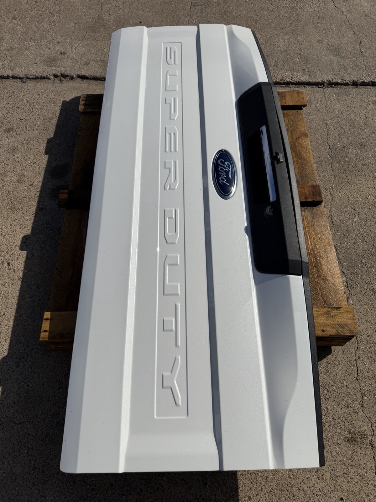 2020-2022 Ford F250 F350 Factory Tailgate Star White w/ Step & Camera Hole OEM - Image 7