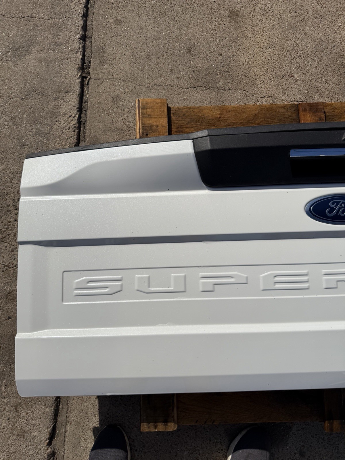2020-2022 Ford F250 F350 Factory Tailgate Star White w/ Step & Camera Hole OEM - Image 9