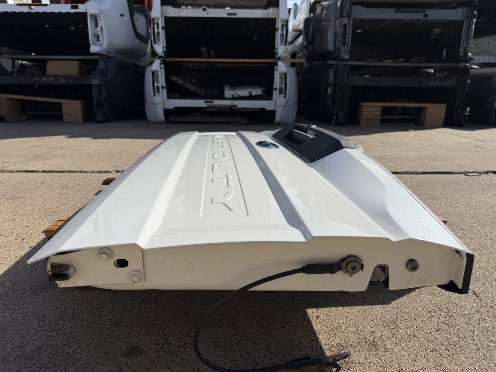 2020-2022 Ford F250 F350 Factory Tailgate Star White w/ Step & Camera Hole OEM - Image 12