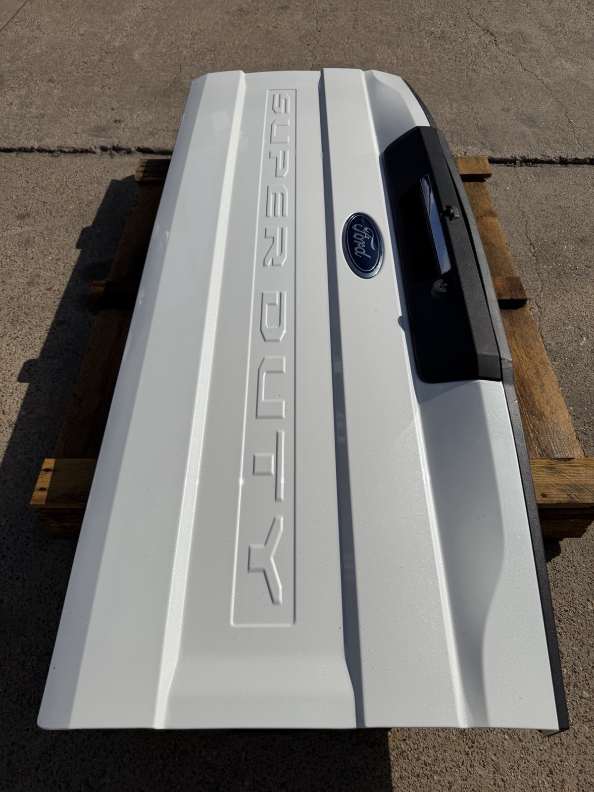 2020-2022 Ford F250 F350 Factory Tailgate Star White w/ Step & Camera Hole OEM - Image 13