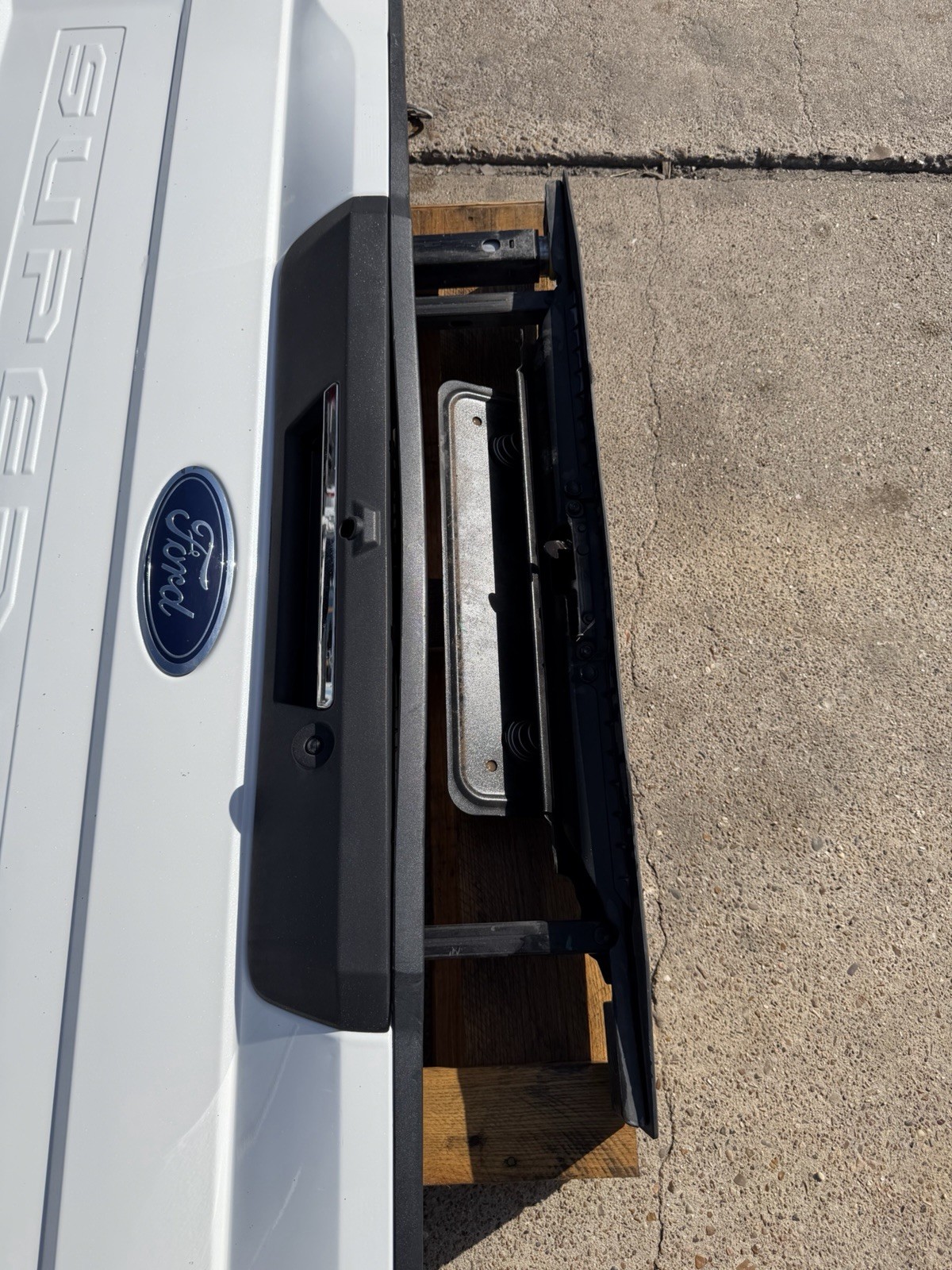 2020-2022 Ford F250 F350 Factory Tailgate Star White w/ Step & Camera Hole OEM - Image 14