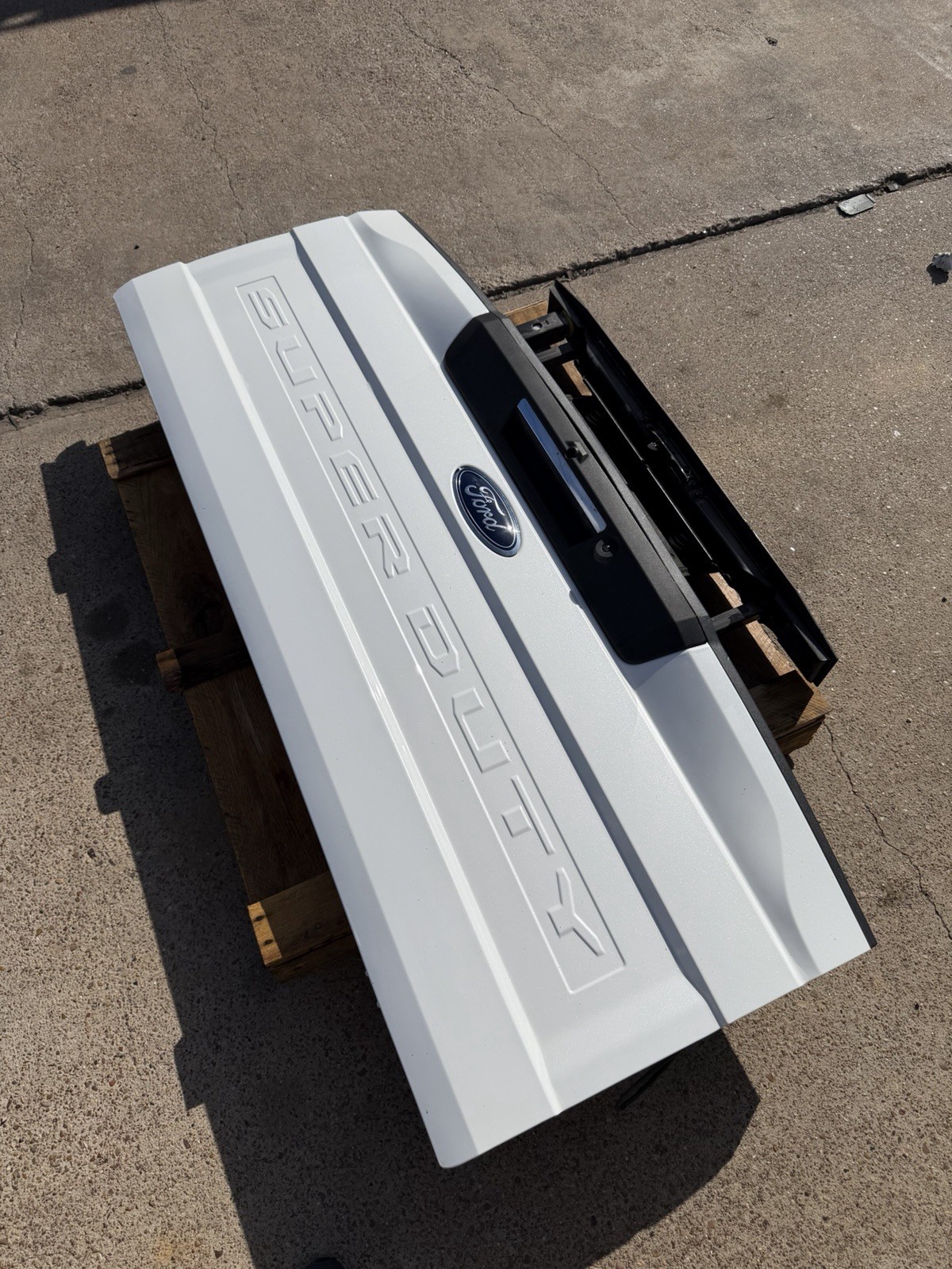 2020-2022 Ford F250 F350 Factory Tailgate Star White w/ Step & Camera Hole OEM - Image 19