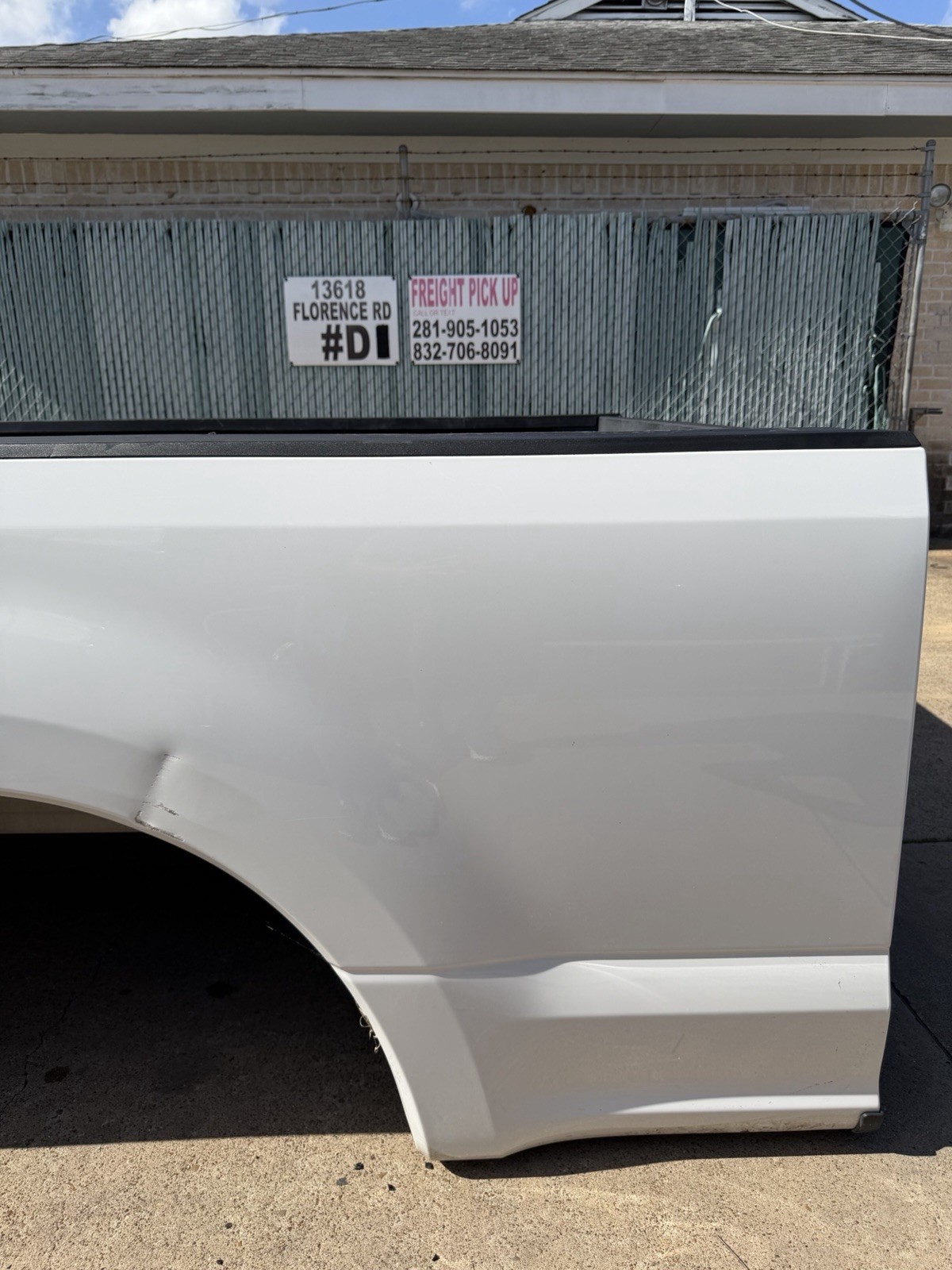 2017-2022 Ford F250 F350 SHORT Bed 6FT 9IN SRW Oxford White Take Off - Image 4