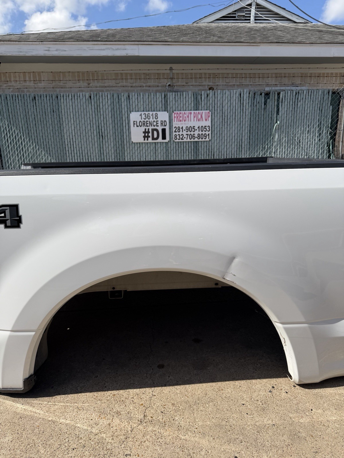 2017-2022 Ford F250 F350 SHORT Bed 6FT 9IN SRW Oxford White Take Off - Image 5