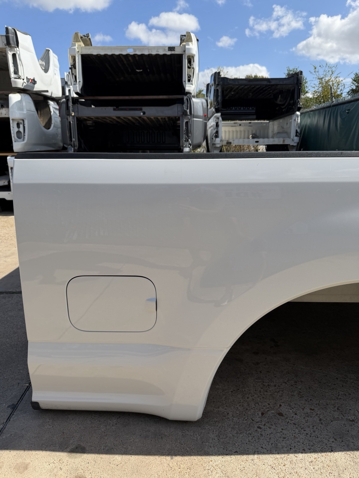 2017-2022 Ford F250 F350 SHORT Bed 6FT 9IN SRW Oxford White Take Off - Image 9