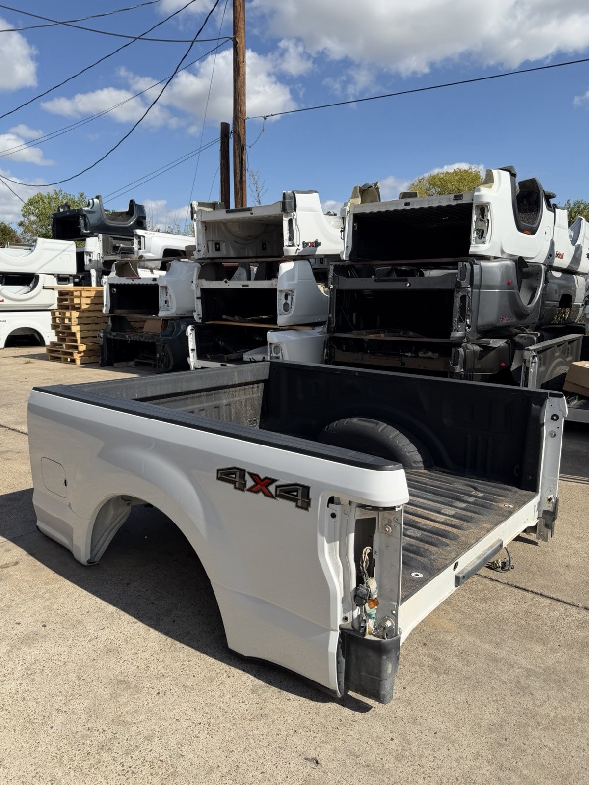 2017-2022 Ford F250 F350 SHORT Bed 6FT 9IN SRW Oxford White Take Off - Image 16