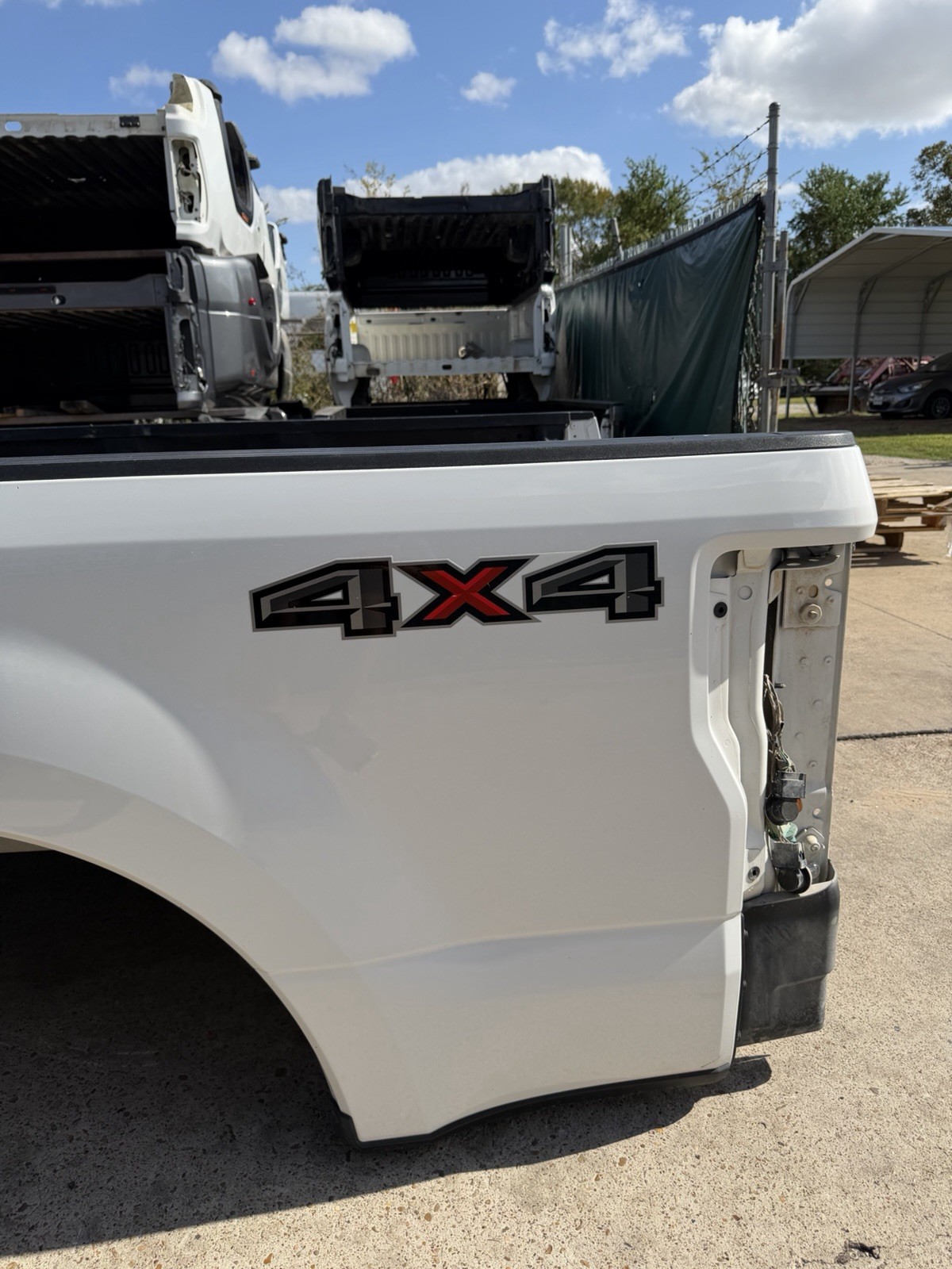 2017-2022 Ford F250 F350 SHORT Bed 6FT 9IN SRW Oxford White Take Off - Image 17