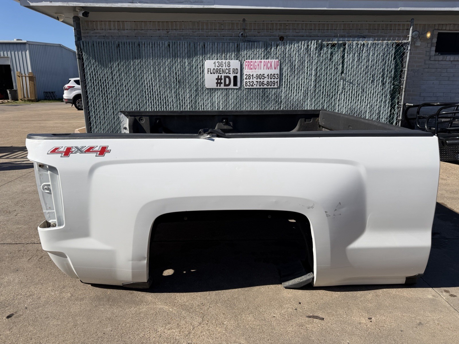 2015-2019 Chevy 2500 3500 Take Off Short Bed 6FT 9IN Summit White SRW OEM - Image 2