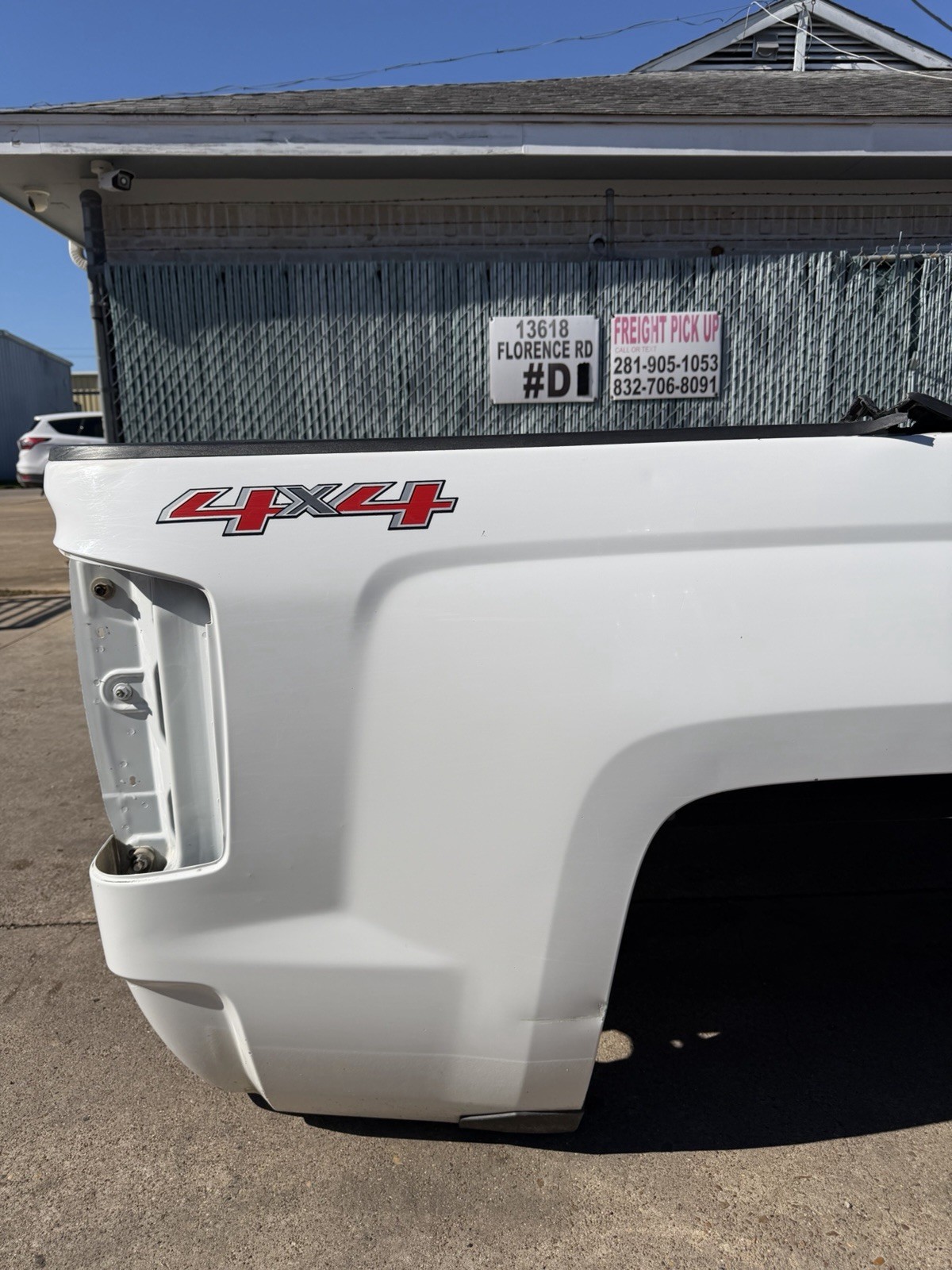 2015-2019 Chevy 2500 3500 Take Off Short Bed 6FT 9IN Summit White SRW OEM - Image 3