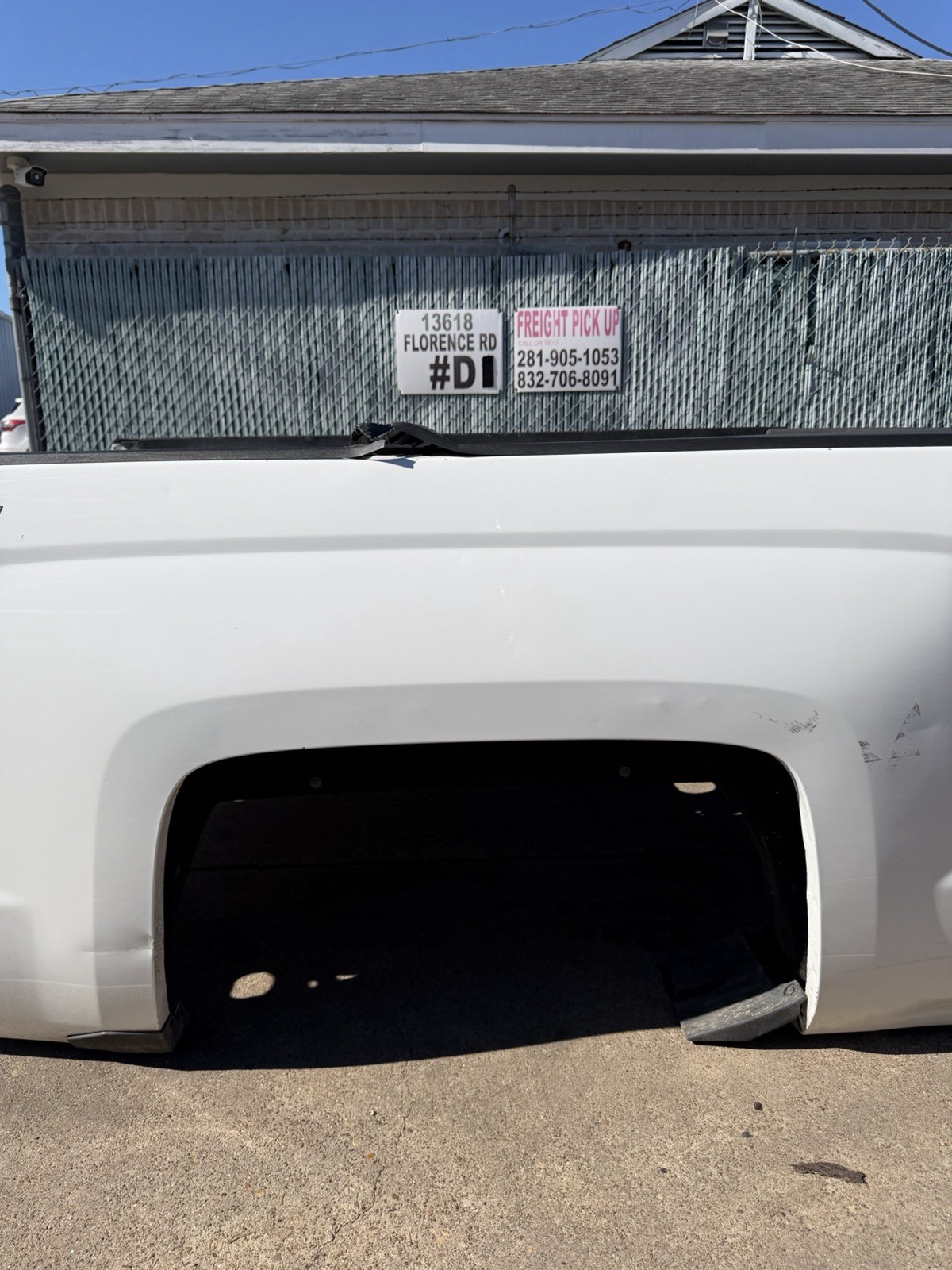 2015-2019 Chevy 2500 3500 Take Off Short Bed 6FT 9IN Summit White SRW OEM - Image 4