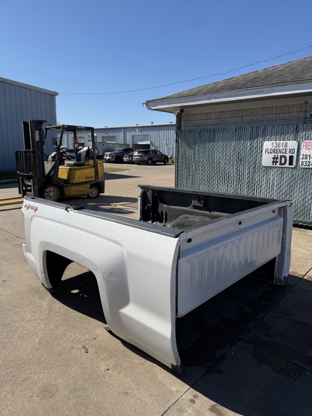 2015-2019 Chevy 2500 3500 Take Off Short Bed 6FT 9IN Summit White SRW OEM - Image 6