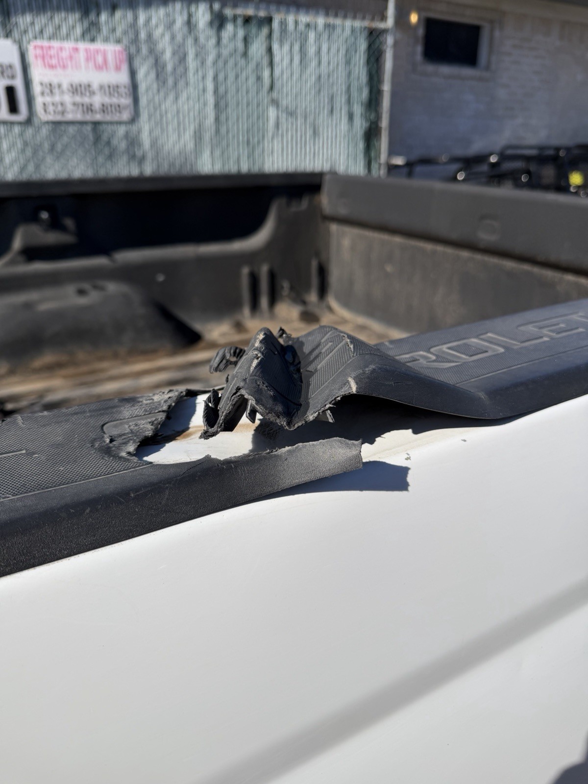 2015-2019 Chevy 2500 3500 Take Off Short Bed 6FT 9IN Summit White SRW OEM - Image 7