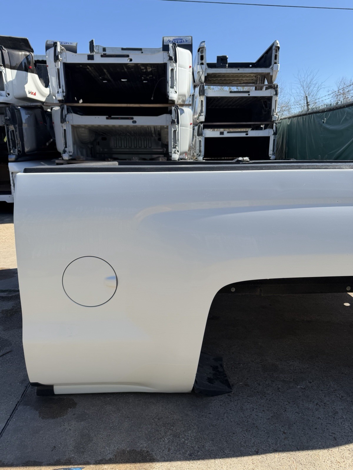 2015-2019 Chevy 2500 3500 Take Off Short Bed 6FT 9IN Summit White SRW OEM - Image 12