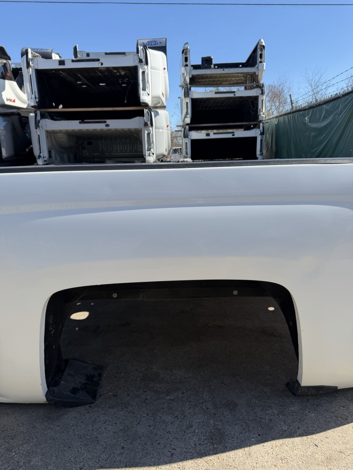 2015-2019 Chevy 2500 3500 Take Off Short Bed 6FT 9IN Summit White SRW OEM - Image 13
