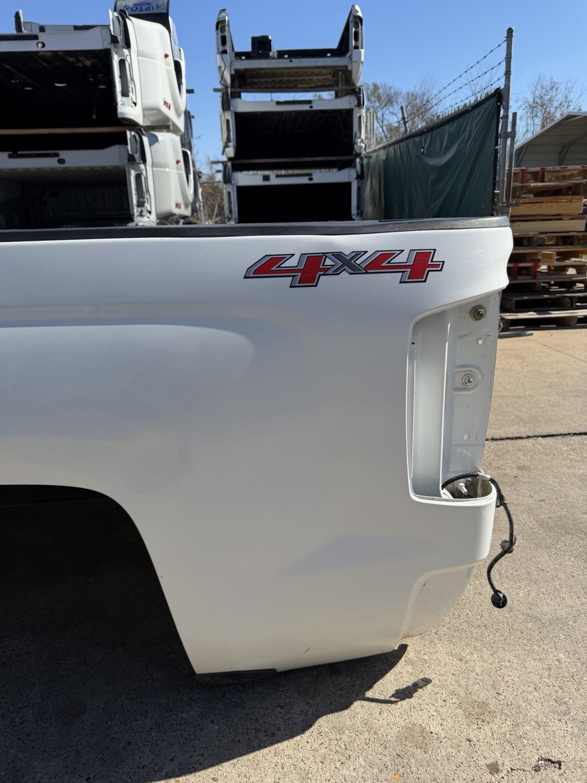 2015-2019 Chevy 2500 3500 Take Off Short Bed 6FT 9IN Summit White SRW OEM - Image 14