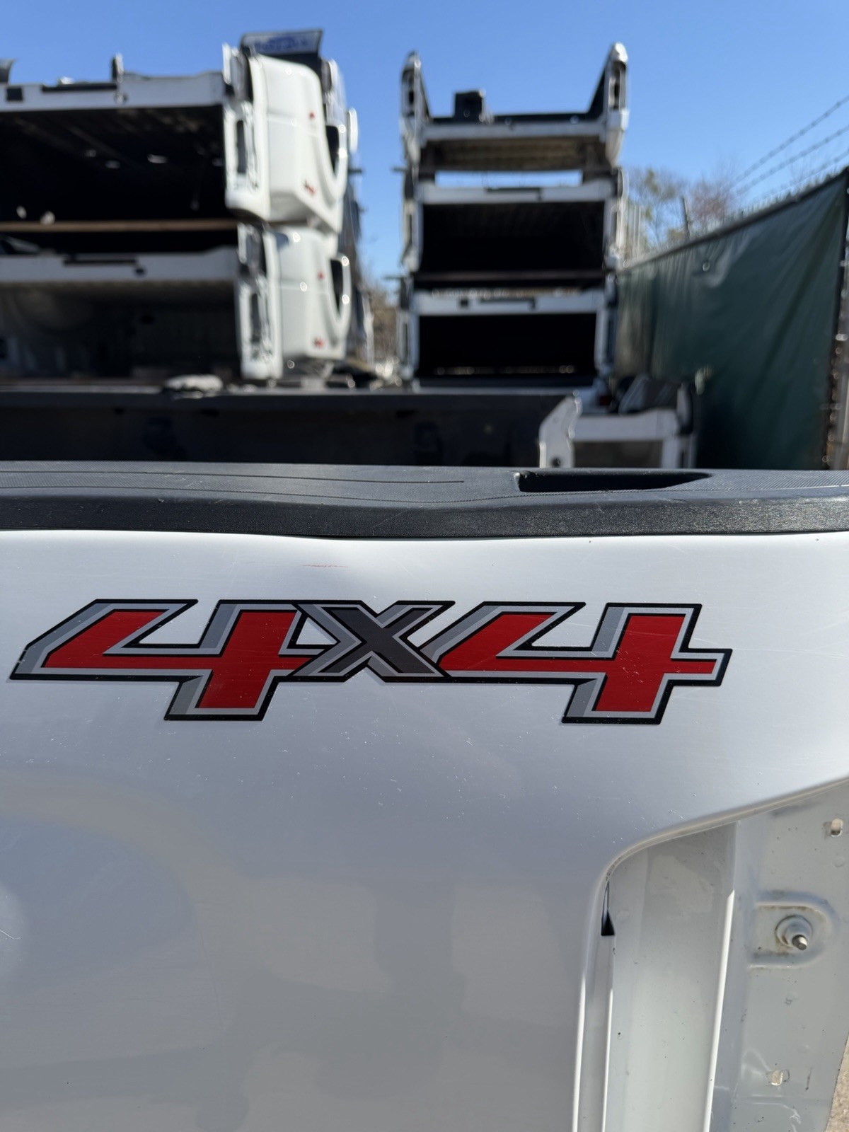 2015-2019 Chevy 2500 3500 Take Off Short Bed 6FT 9IN Summit White SRW OEM - Image 15