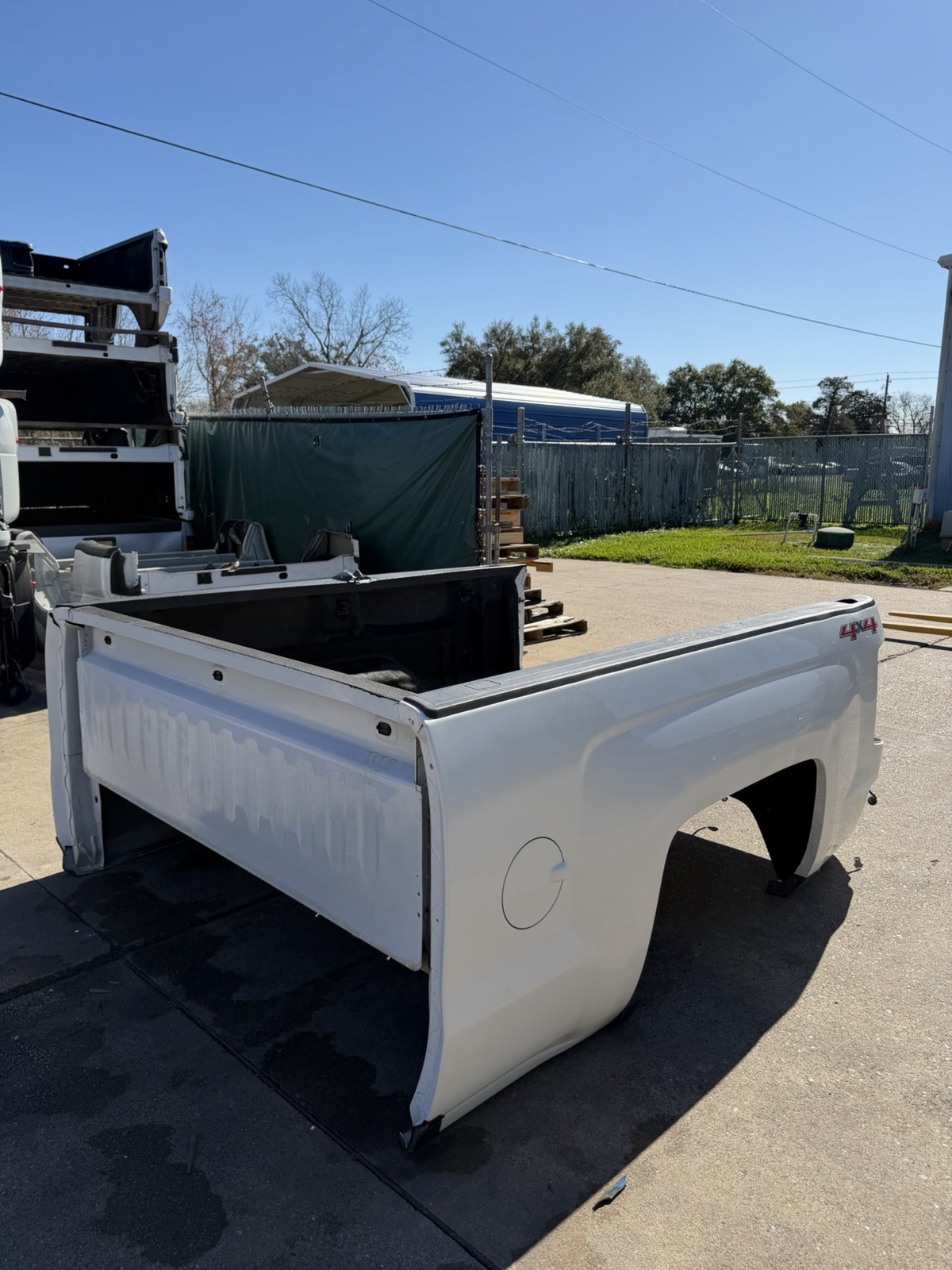 2015-2019 Chevy 2500 3500 Take Off Short Bed 6FT 9IN Summit White SRW OEM - Image 16