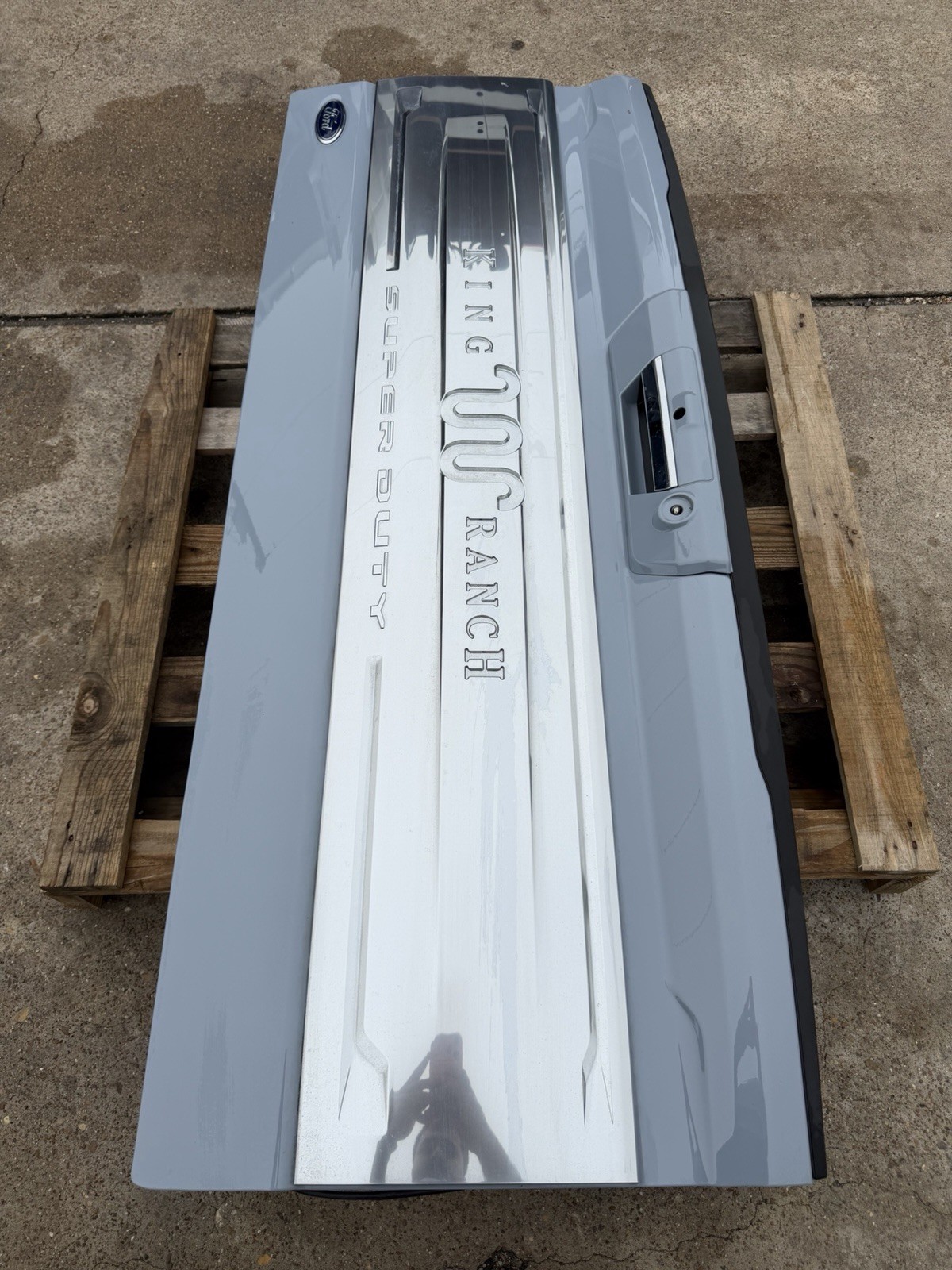 2023-2026 Ford F250 F350 Factory KING RANCH Tailgate Step Camera Glacier Grey - Image 4