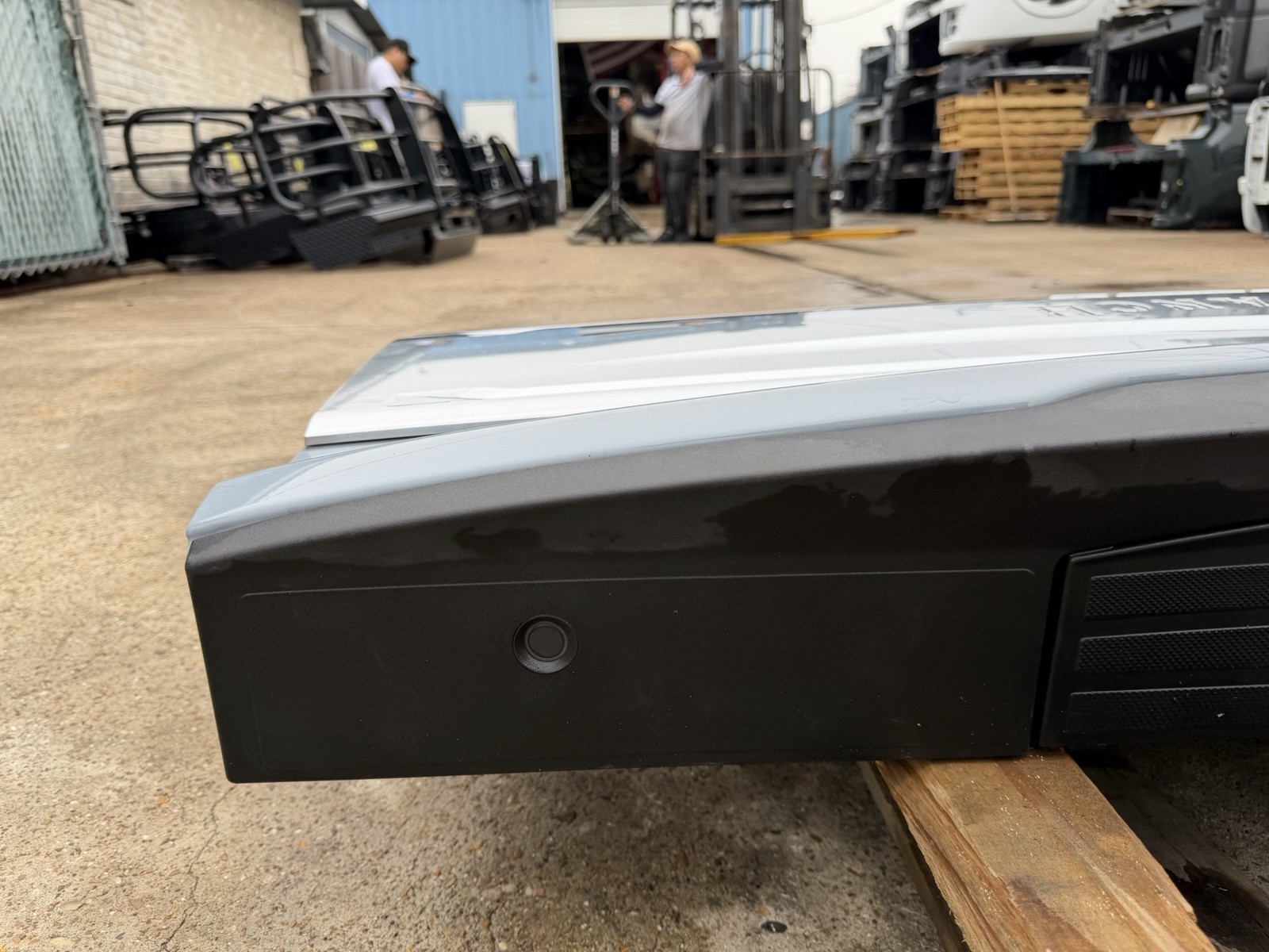 2023-2026 Ford F250 F350 Factory KING RANCH Tailgate Step Camera Glacier Grey - Image 18