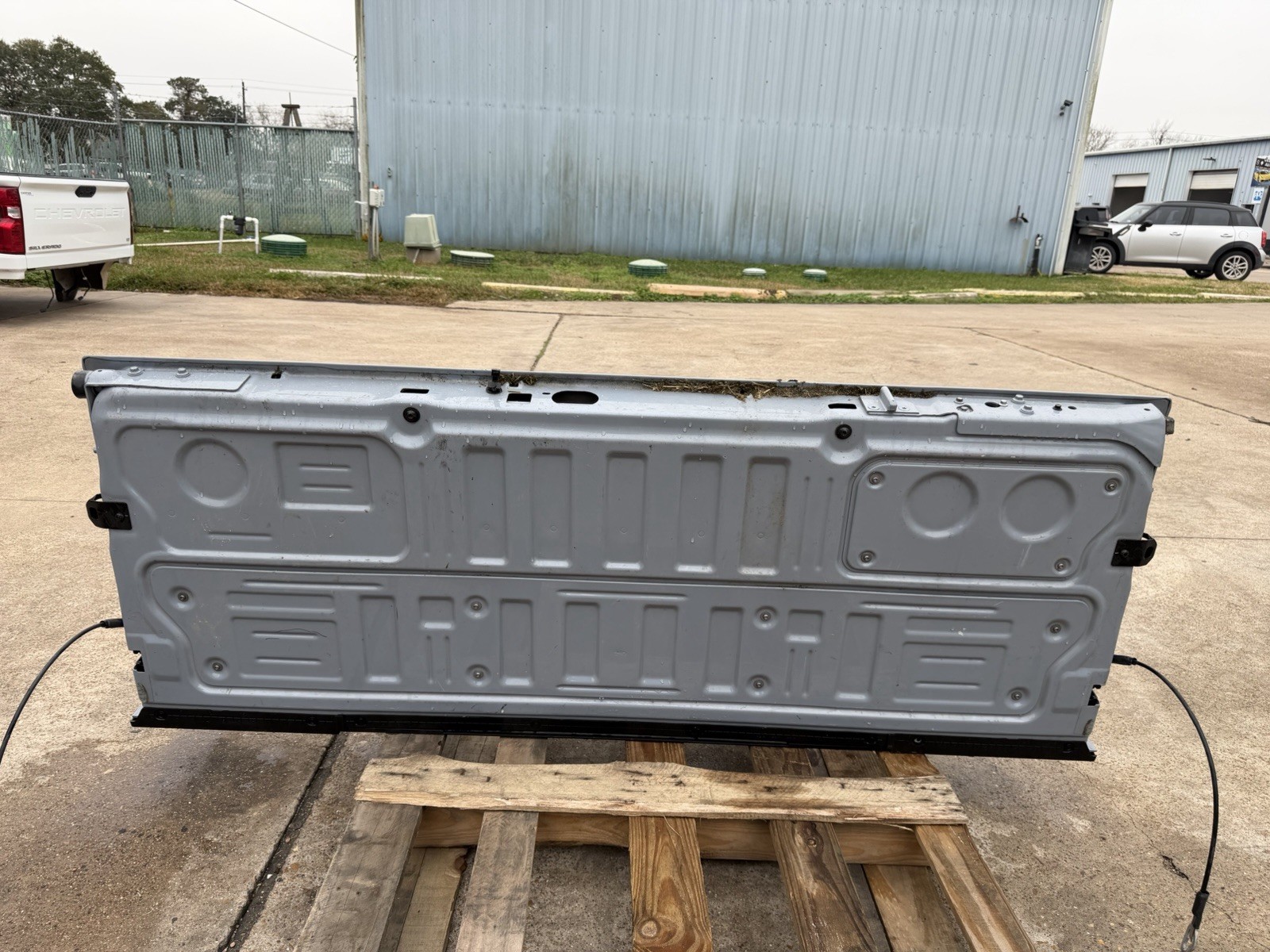 2023-2026 Ford F250 F350 Factory KING RANCH Tailgate Step Camera Glacier Grey - Image 21