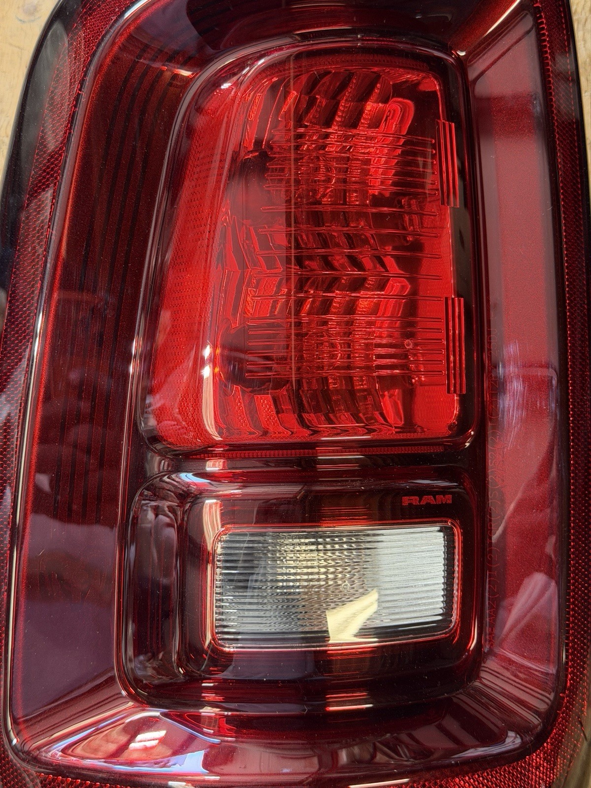 2025-2026 DODGE RAM 2500 3500 LEFT TAIL LIGHT HALOGEN DRIVERS OEM LH NEW STYLE - Image 4