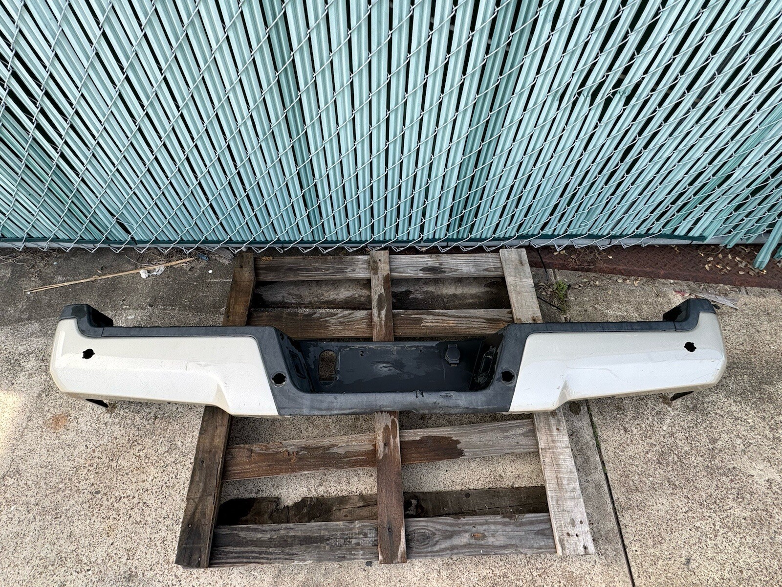 2017-2022 Ford F250 F350 Factory Rear Bumper White Gold w/ Sensors OEM Take Off