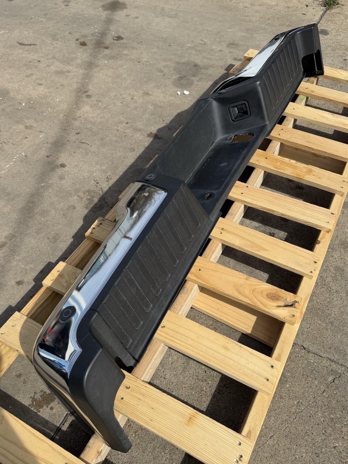 2017-2022 Ford F250 F350 Factory Chrome Rear Bumper w/ Sensors OEM - Image 10