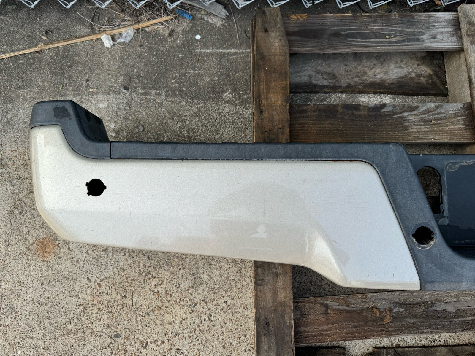 2017-2022 Ford F250 F350 Factory Rear Bumper White Gold w/ Sensors OEM Take Off - Image 7