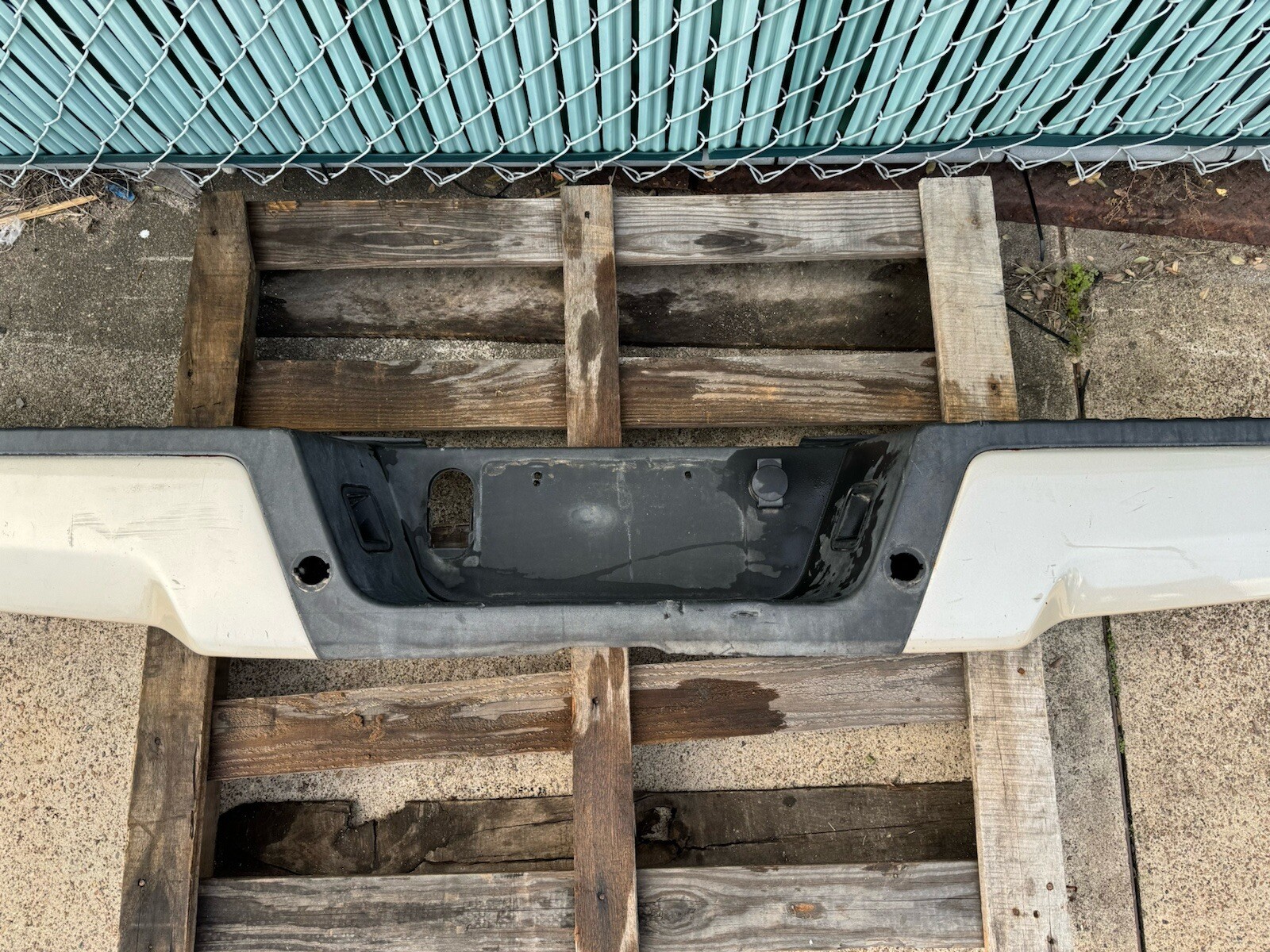 2017-2022 Ford F250 F350 Factory Rear Bumper White Gold w/ Sensors OEM Take Off - Image 8