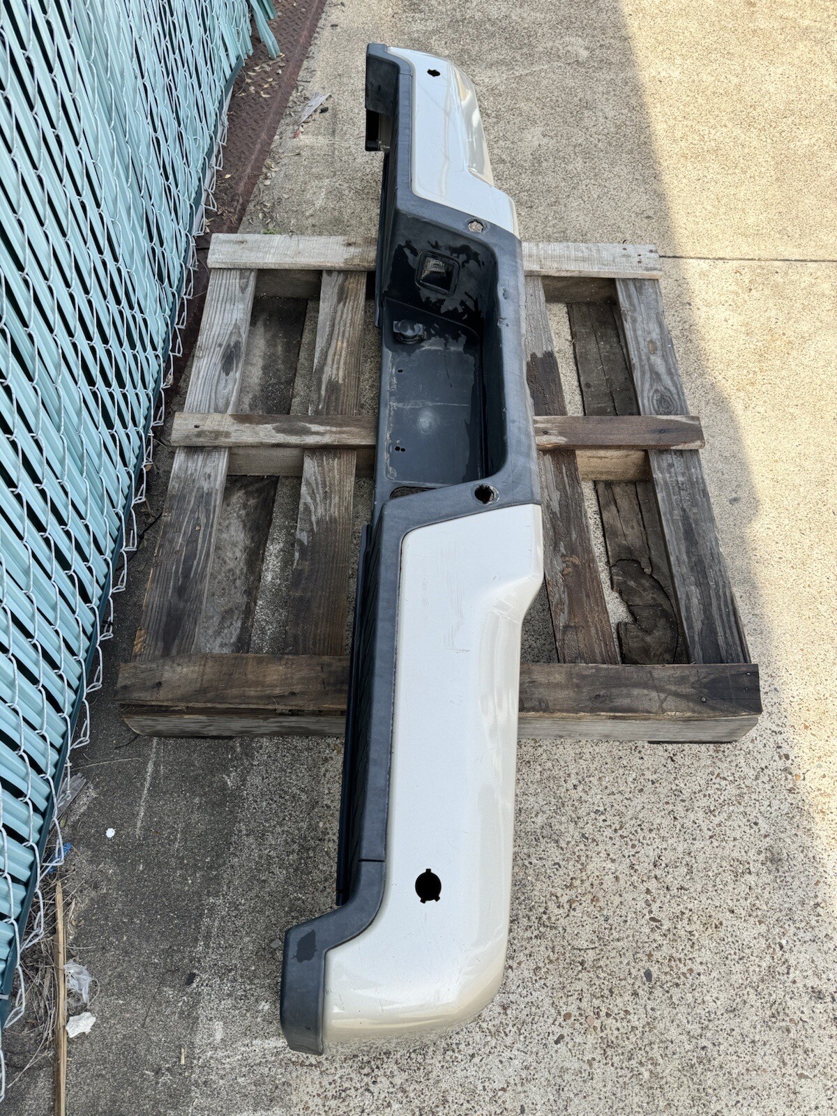 2017-2022 Ford F250 F350 Factory Rear Bumper White Gold w/ Sensors OEM Take Off - Image 10