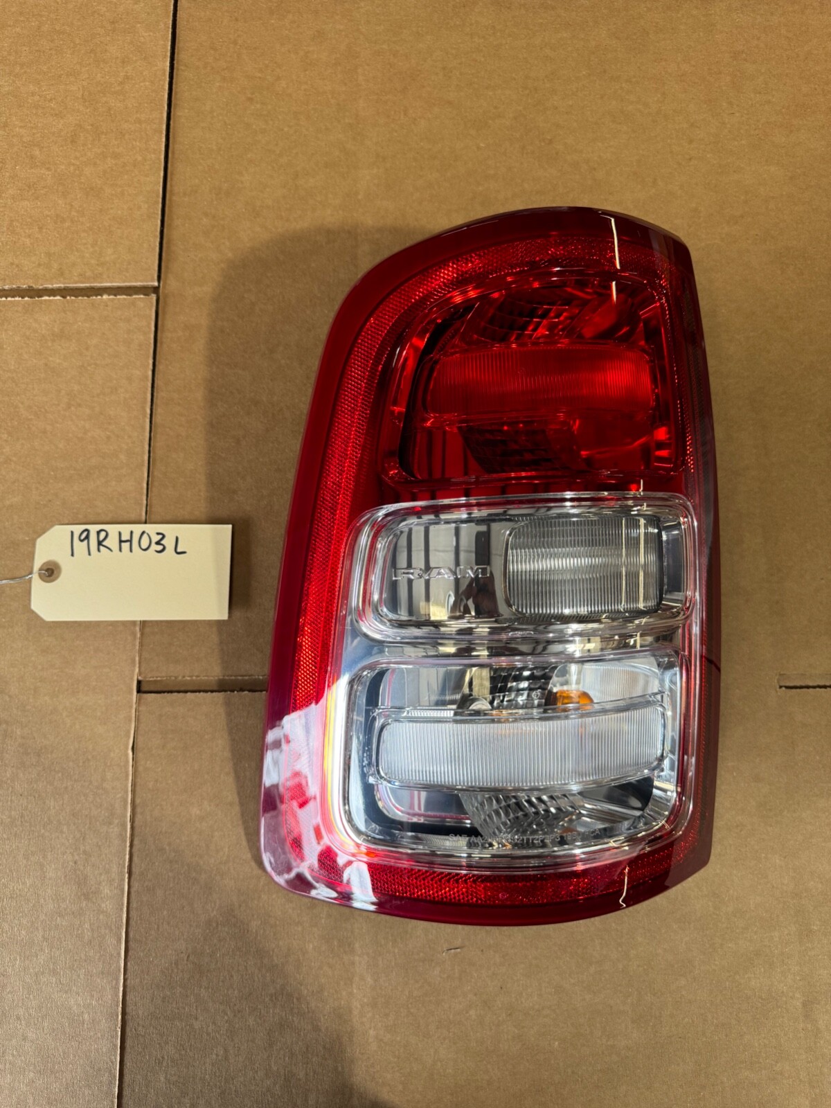 2019-2025 DODGE RAM 2500 3500 LEFT TAIL LIGHT HALOGEN DRIVERS 19RH03L