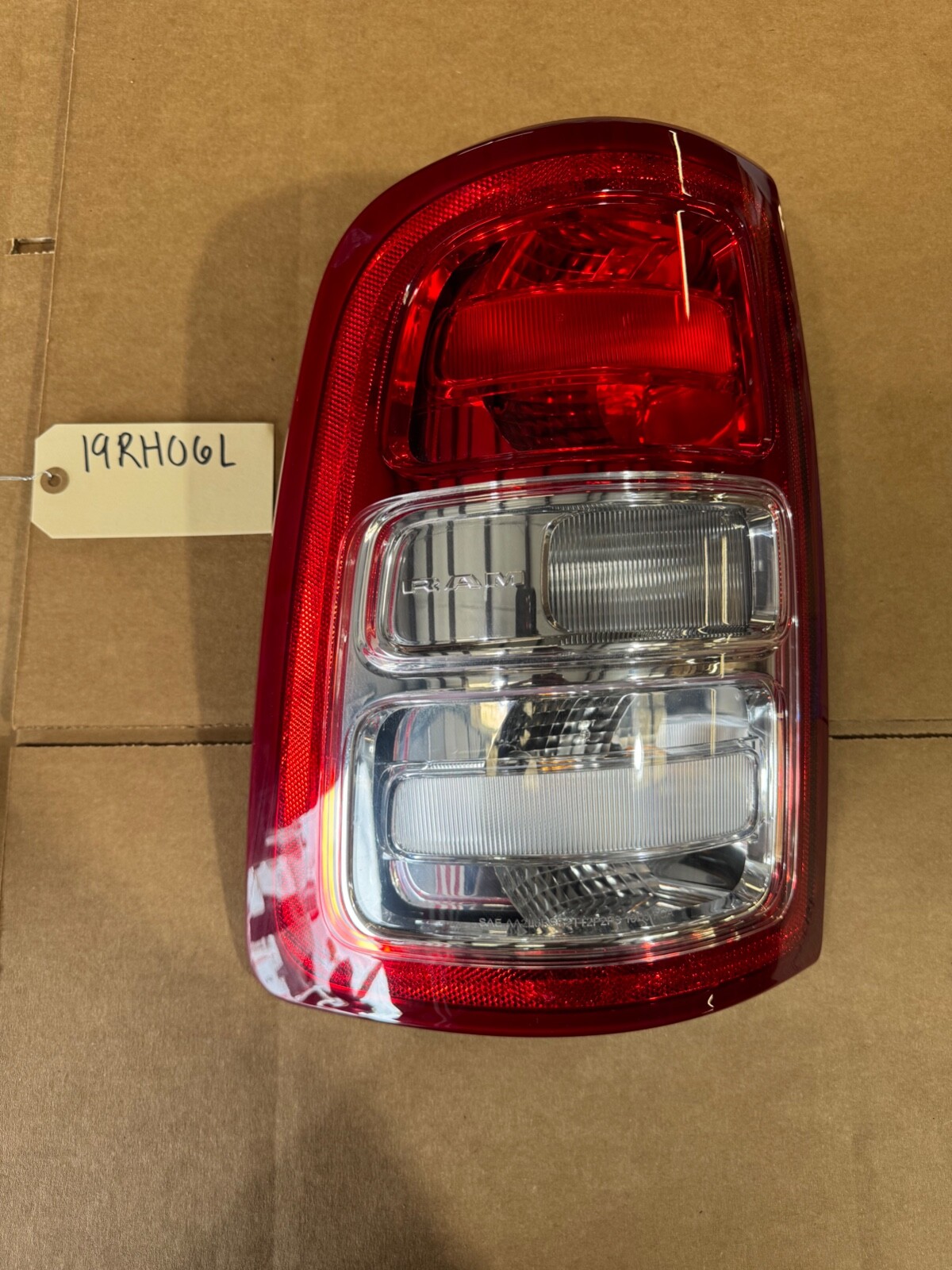 2019-2025 DODGE RAM 2500 3500 LEFT TAIL LIGHT HALOGEN DRIVERS 19RH06L
