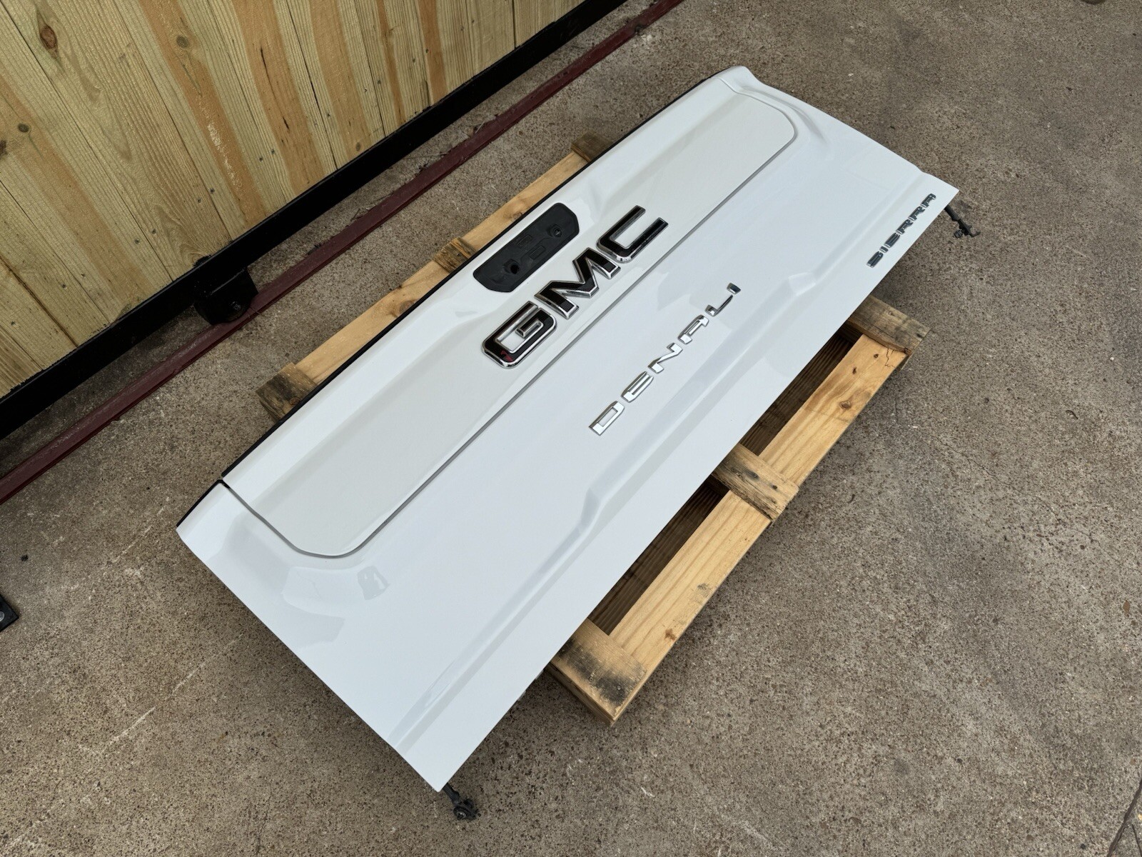 2020-2024 GMC Sierra 2500 3500 Factory Multi Pro Tailgate Summit White OEM - Image 2