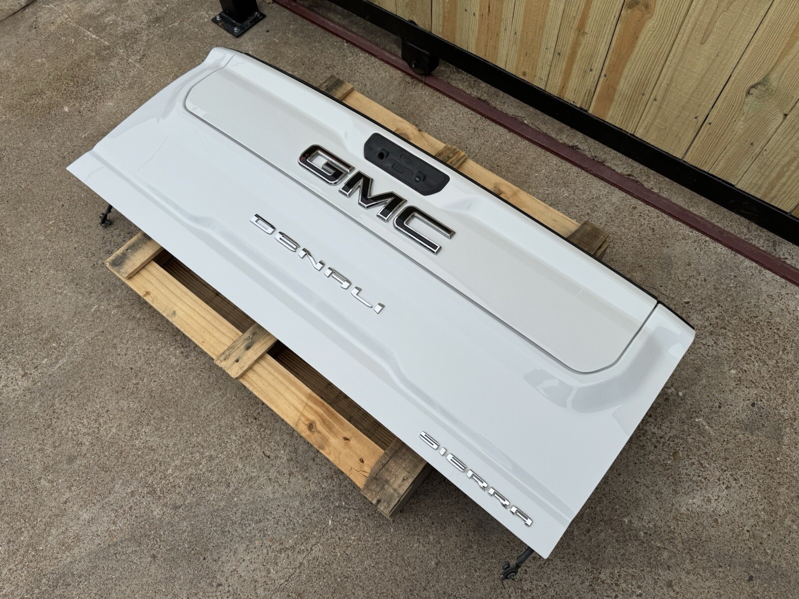 2020-2024 GMC Sierra 2500 3500 Factory Multi Pro Tailgate Summit White OEM - Image 3