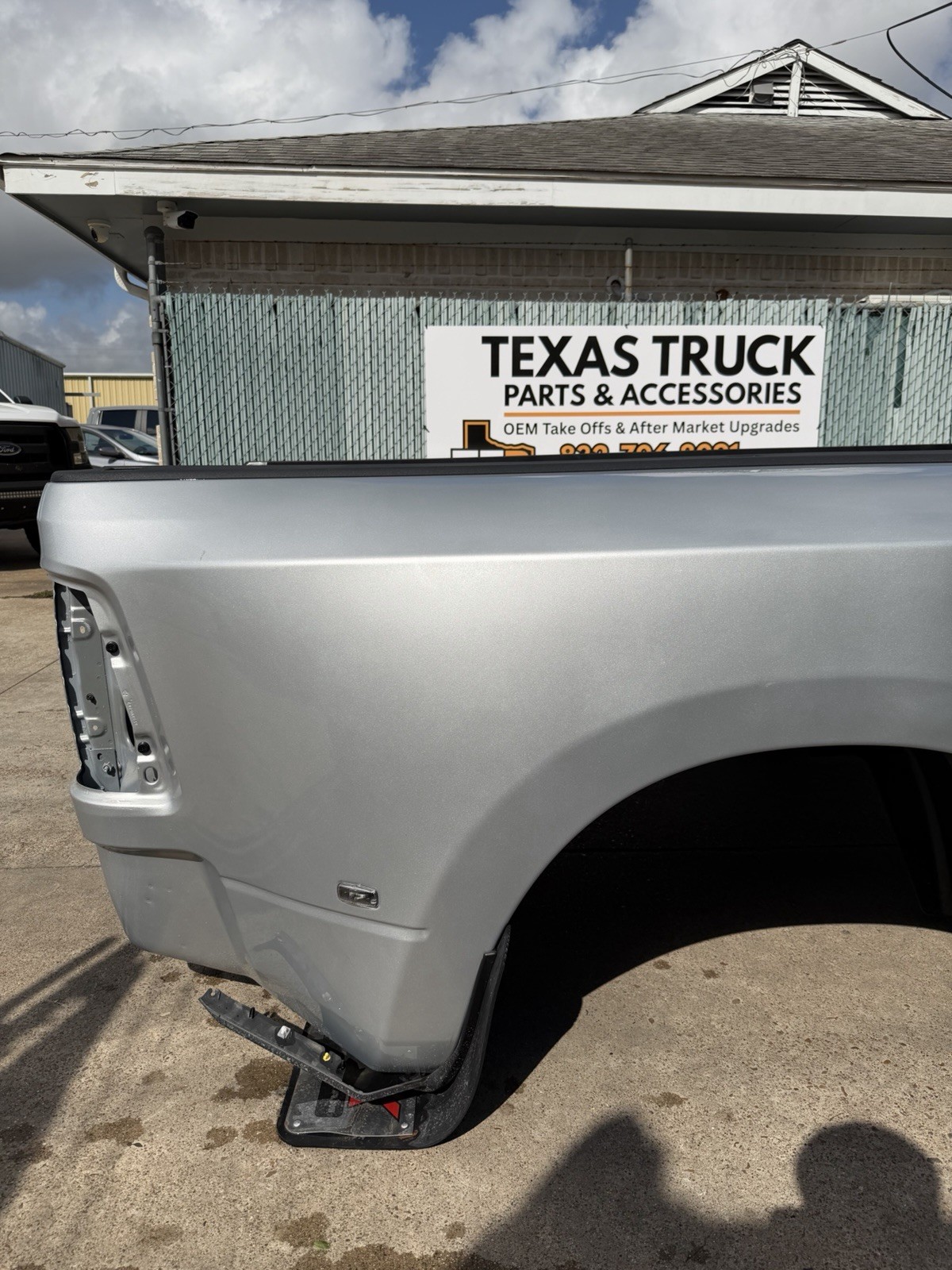 2019-2026 Ram 3500 Dually Bed ONLY 8FT OEM Silver Zynith DRW Take Off - Image 4