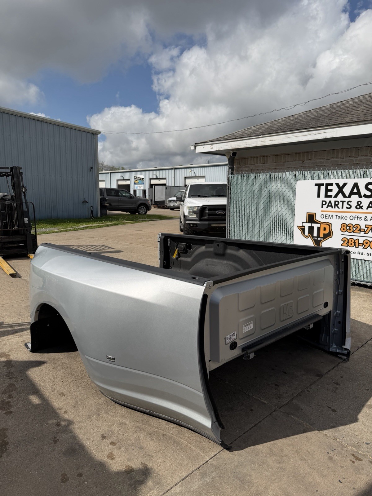 2019-2026 Ram 3500 Dually Bed ONLY 8FT OEM Silver Zynith DRW Take Off - Image 6