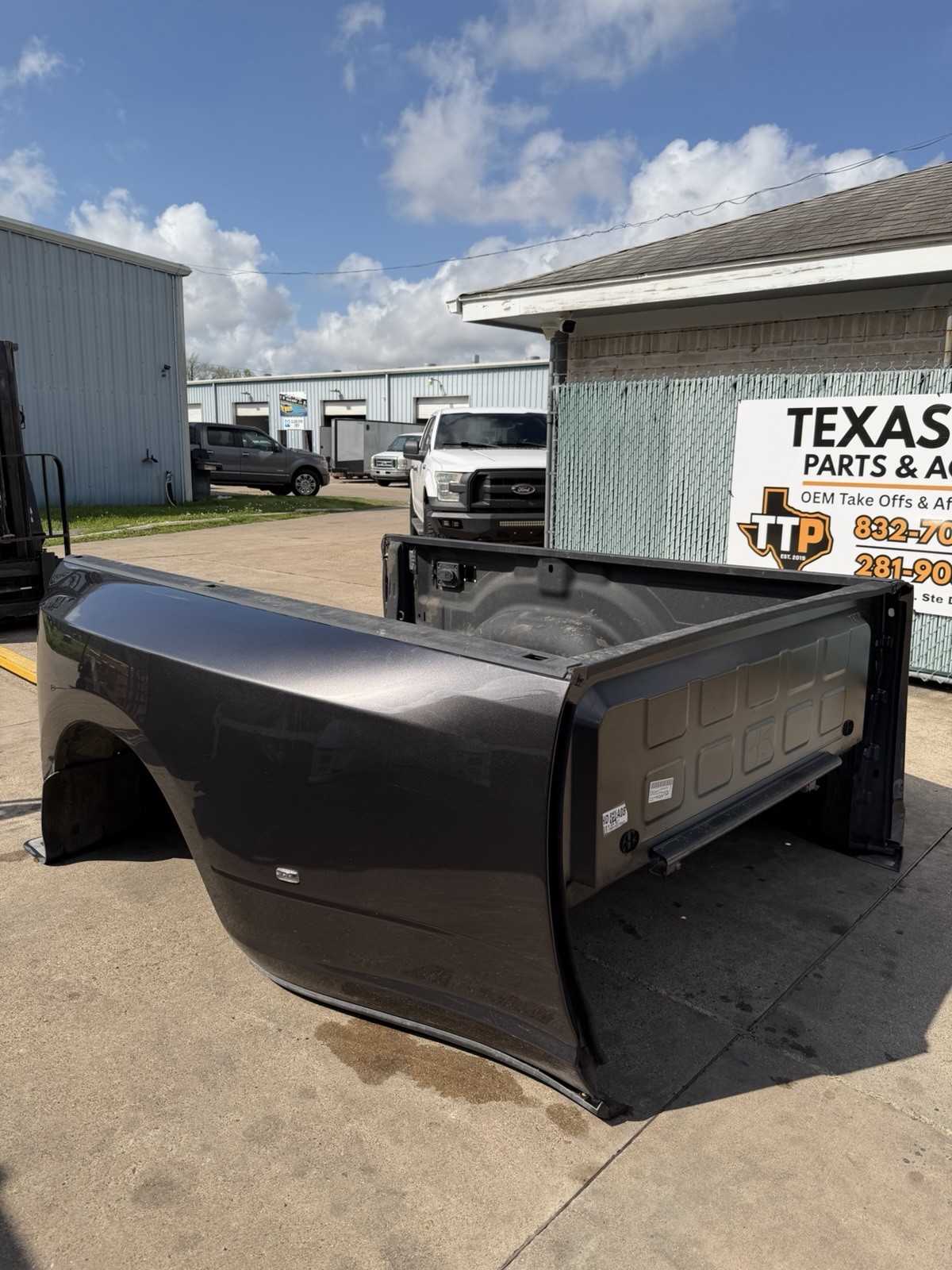 2019-2026 Ram 3500 Dually Bed ONLY 8FT OEM Granite Crystal Metallic DRW Take Off - Image 7