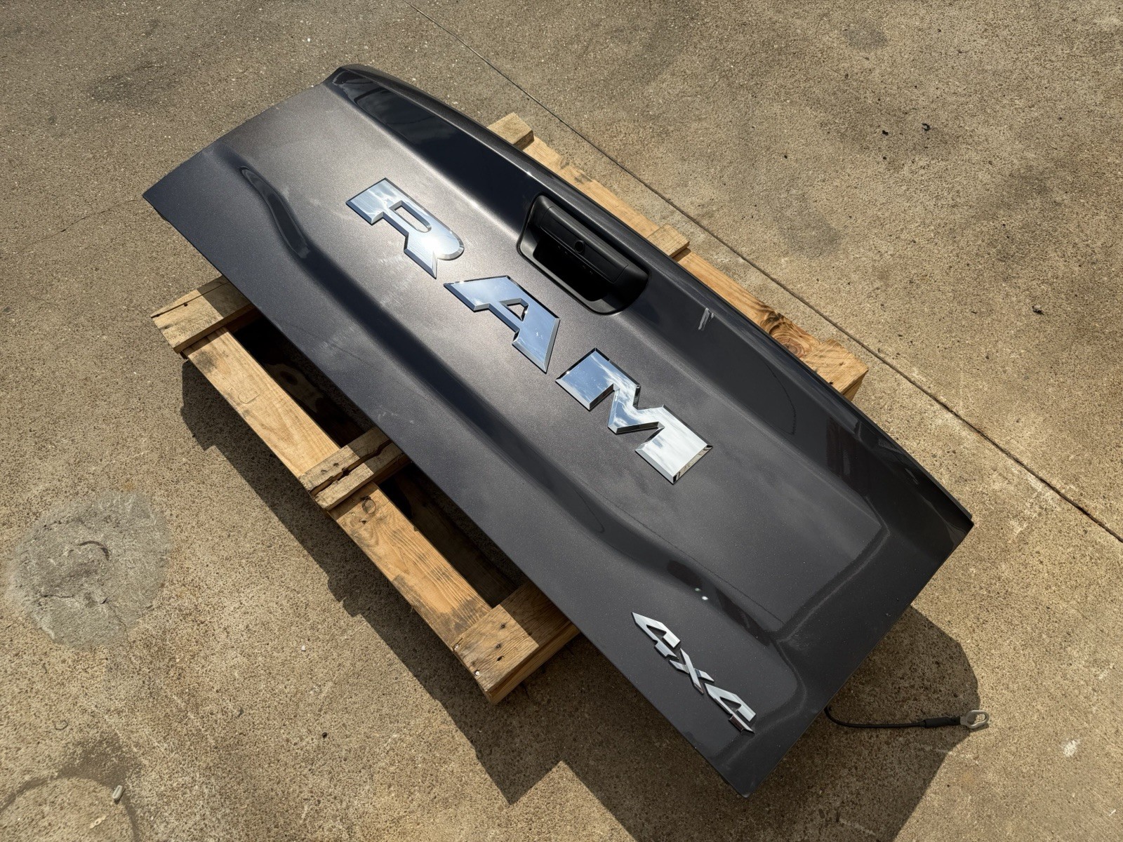 2019-2026 Ram 2500 3500 Factory Tailgate Granite Crystal Metallic OEM w/ Camera - Image 3